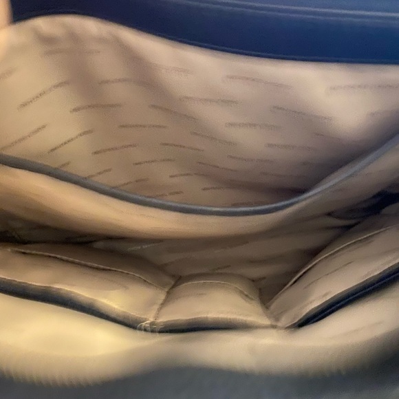 EUC Michael Kors Mercer tote. Like new - Picture 6 of 9